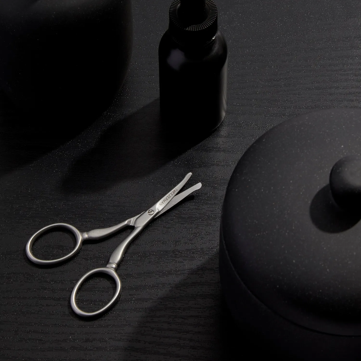 Tweezerman Facial Hair Scissors ansiktssax rundad spets