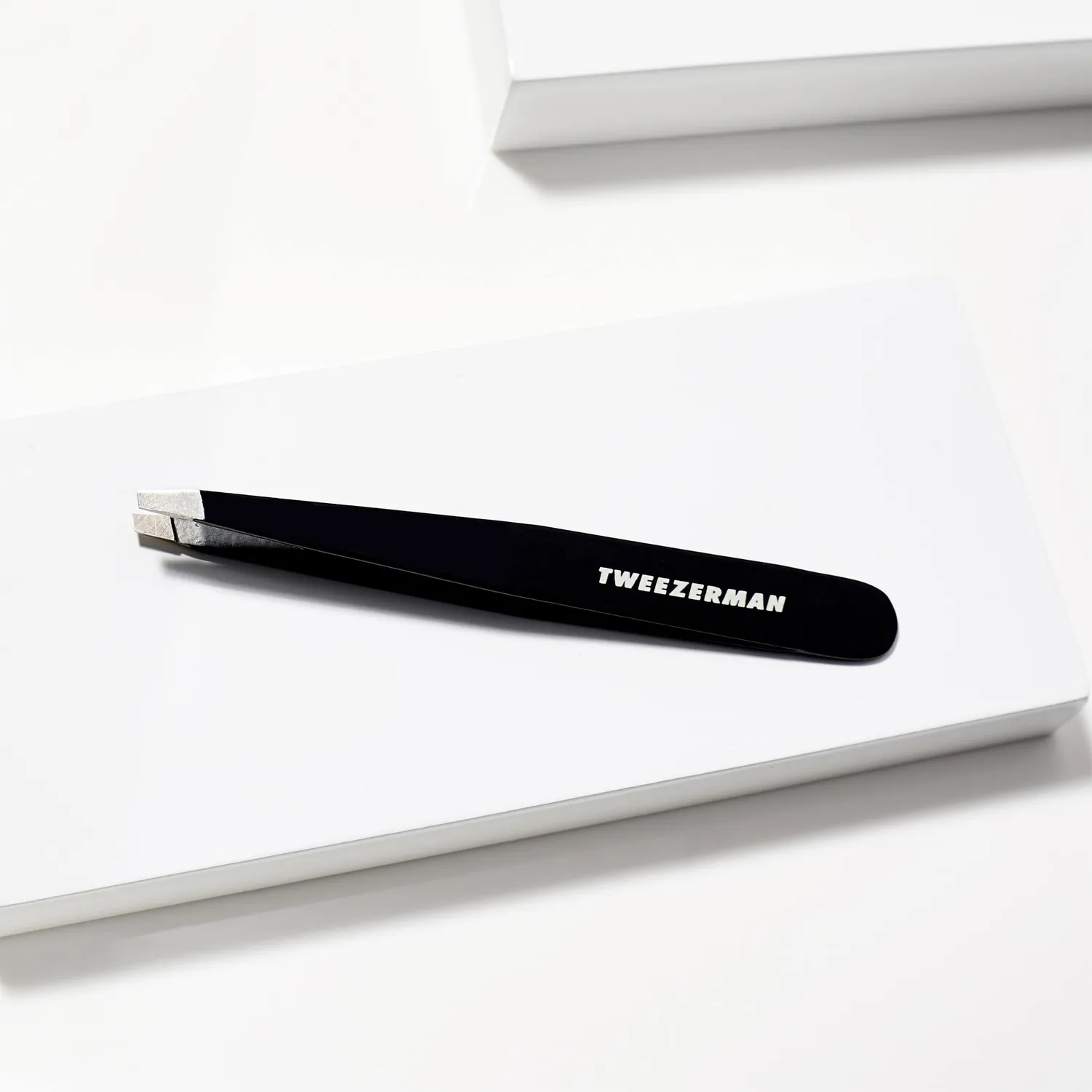 Tweezerman Midnight Sky Slant Tweezer pincett sned