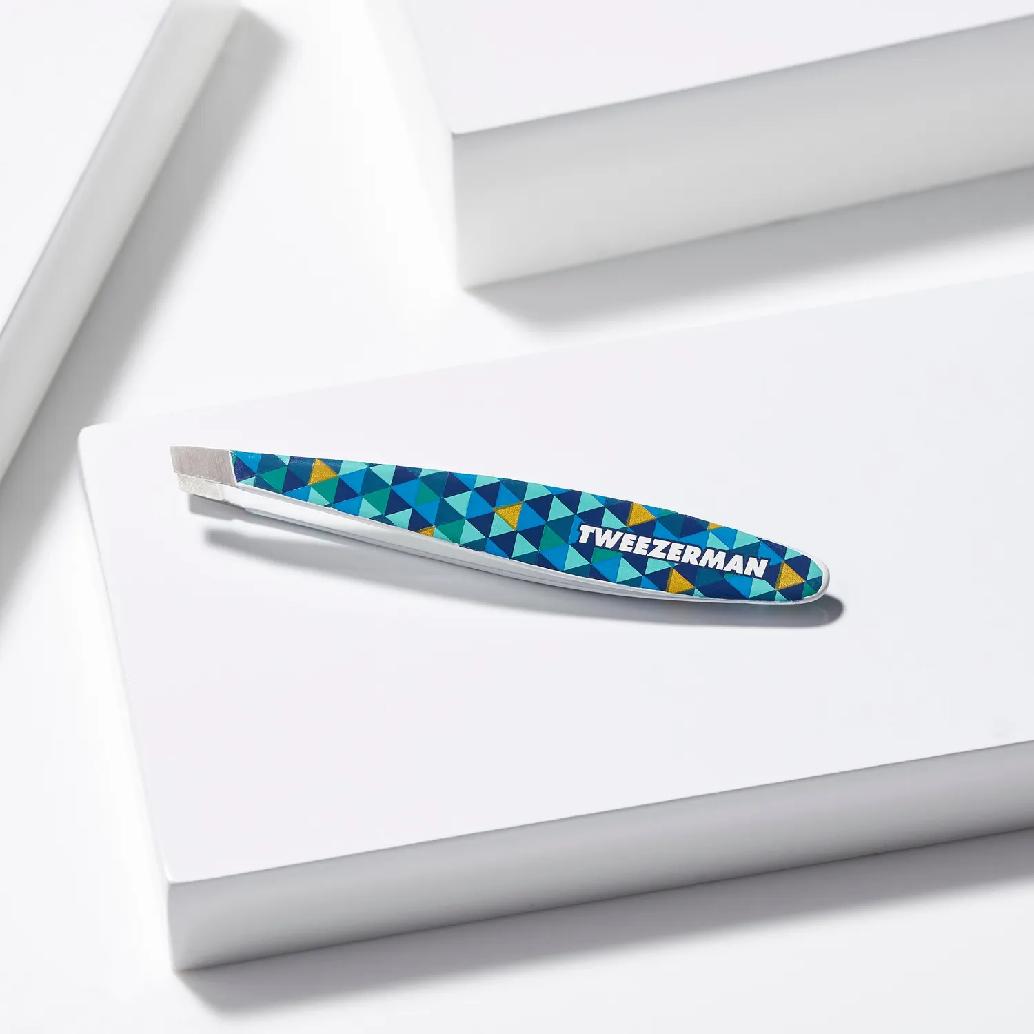 Tweezerman Mini Slant Blue Mosaic pincett blå precis