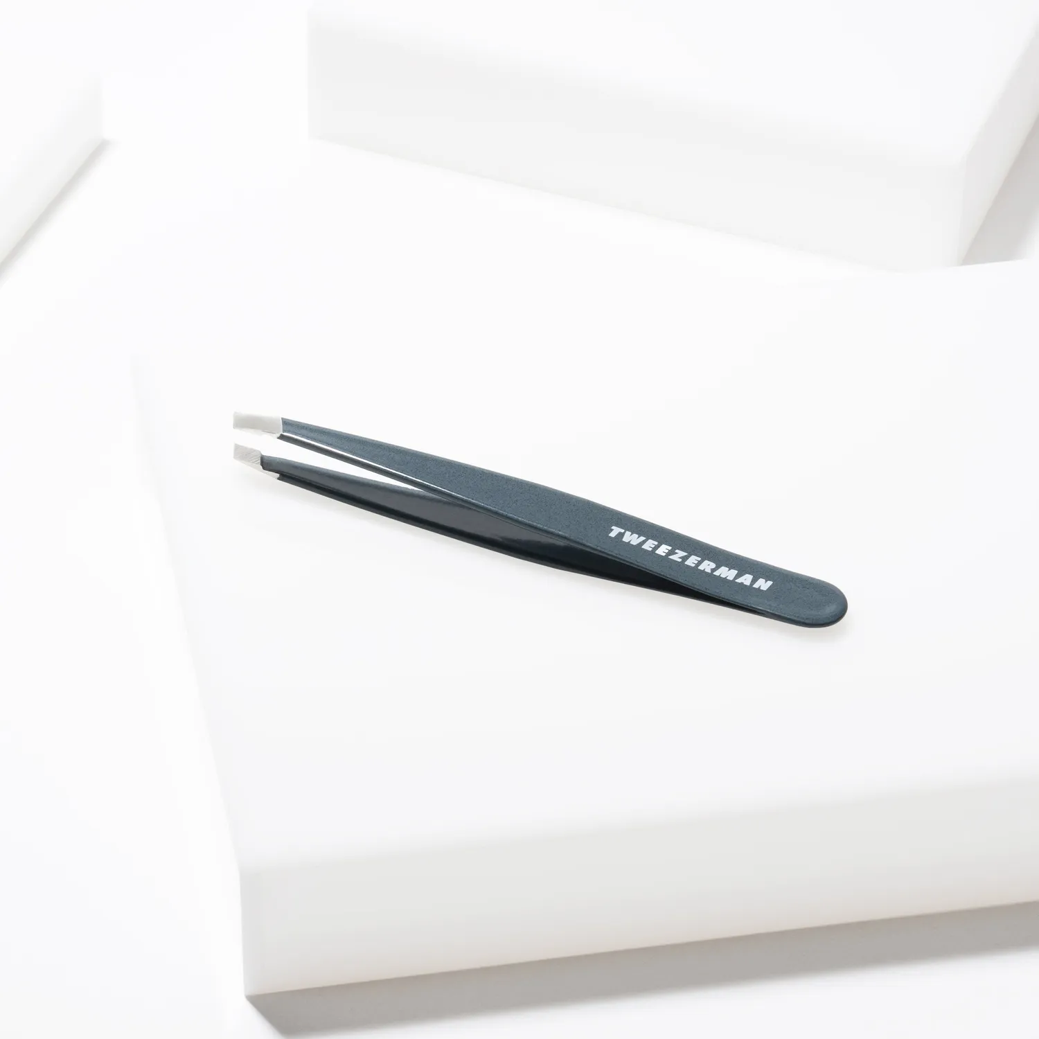 Tweezerman Blue Stone slant pincett bryn blåsten