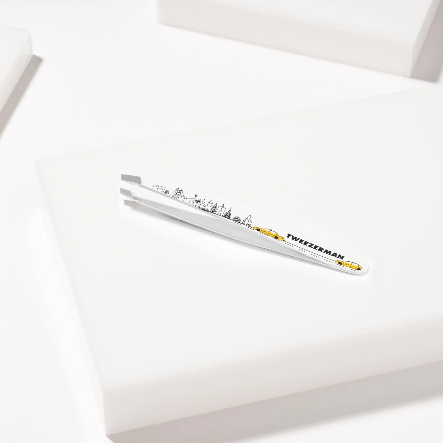 Tweezerman NYC Slant Tweezer pincett sned spets