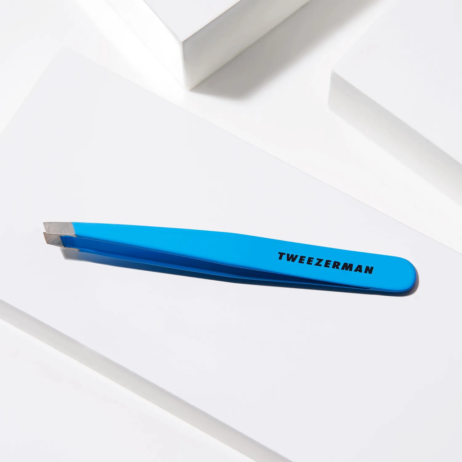 Tweezerman Blue Jewel Slant pincett blå precisions-spets