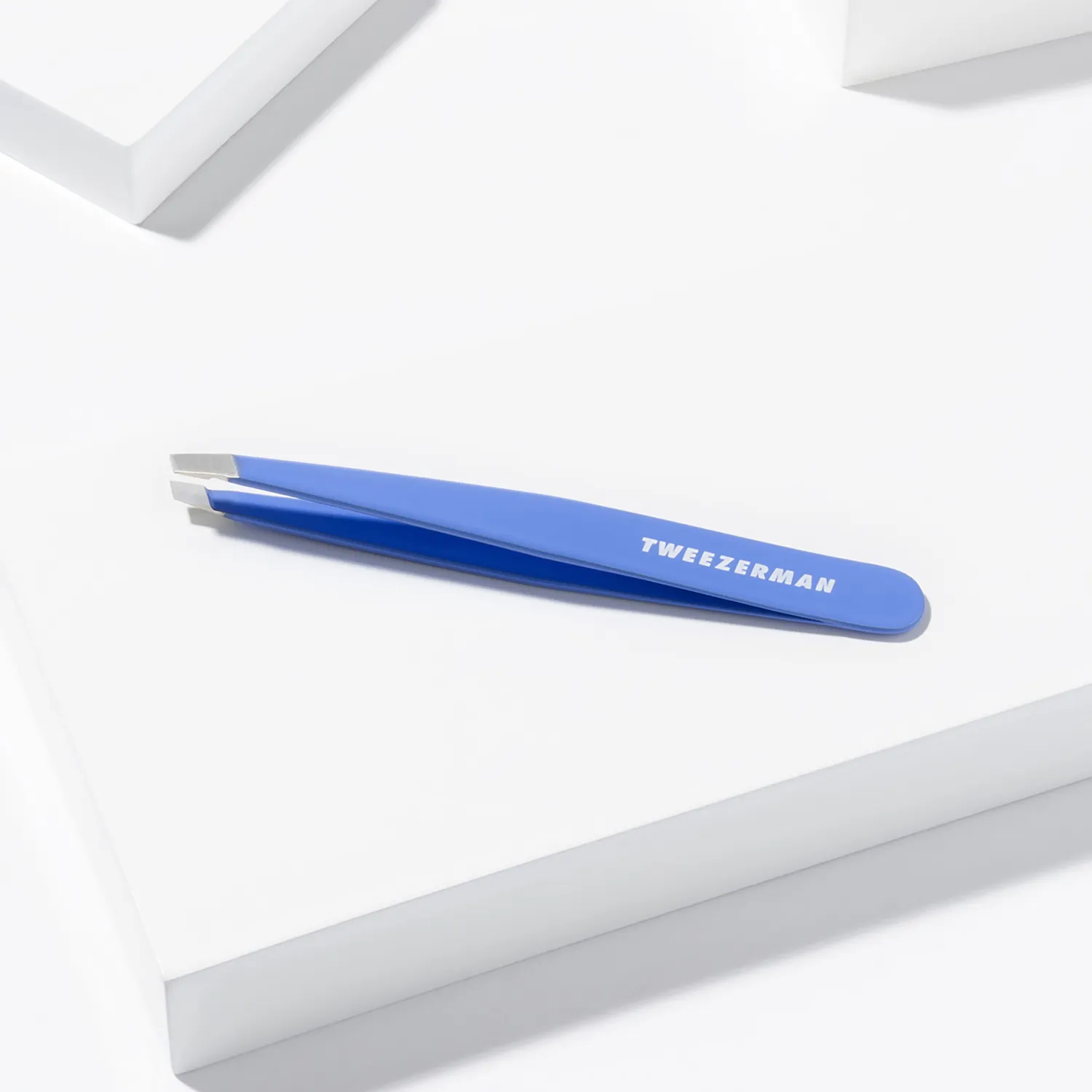 Tweezerman Lapis Blue Slant pincett sned