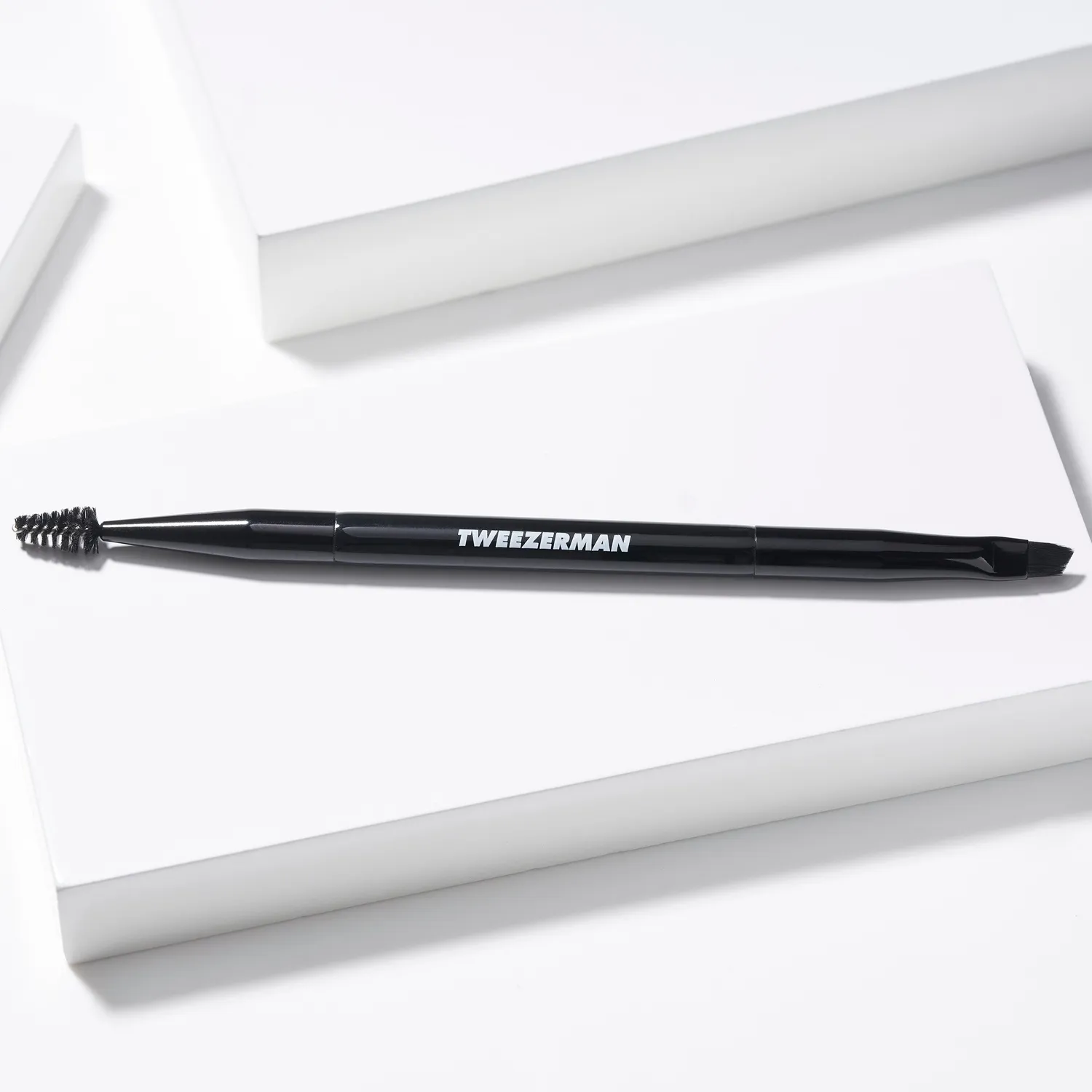 Tweezerman Angled Brow Brush & Spoolie ögonbrynsborste sned
