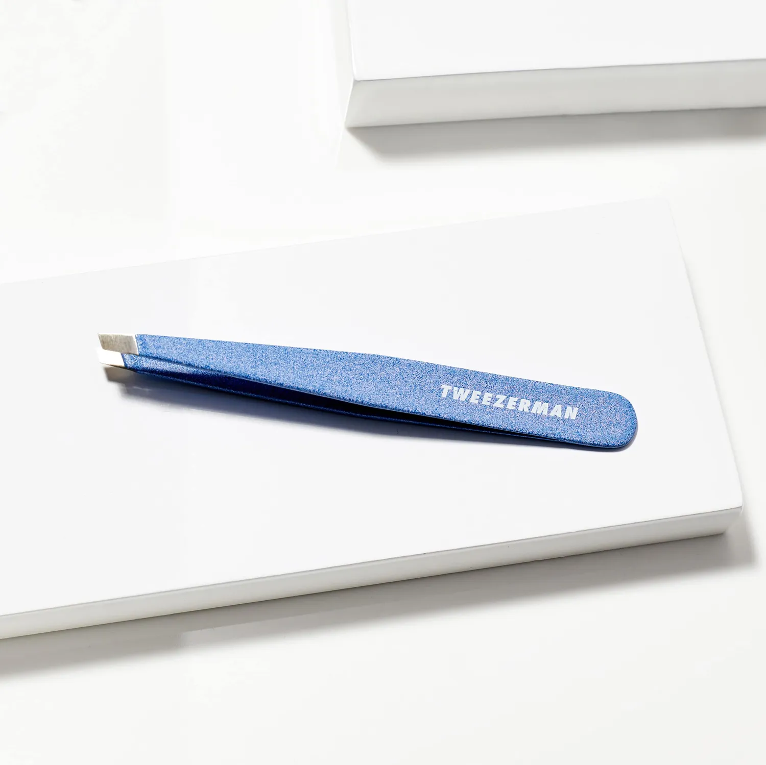 Tweezerman Granite Sky Slant Tweezer pincett gråblå