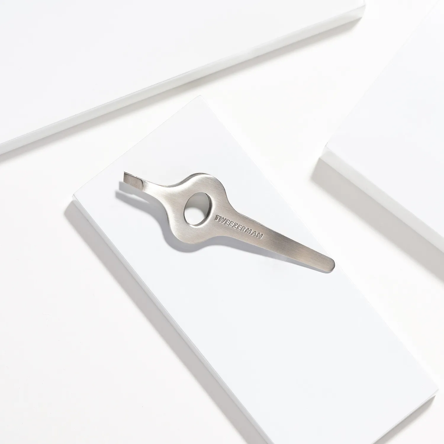 Tweezerman Wide Grip Slant Classic pincett sned spets