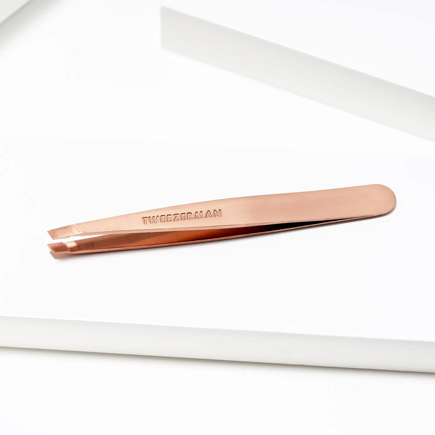 Tweezerman Slant pincett roséguld precision