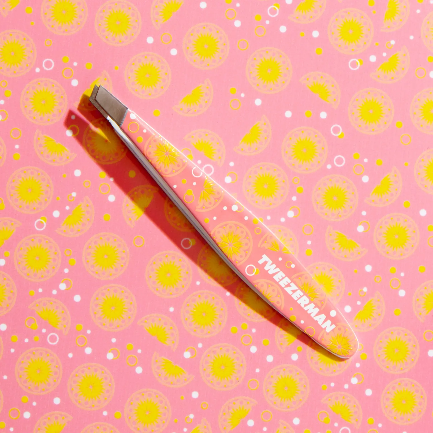 Tweezerman Pink Lemonade Mini Slant pincett mini rosa grepp
