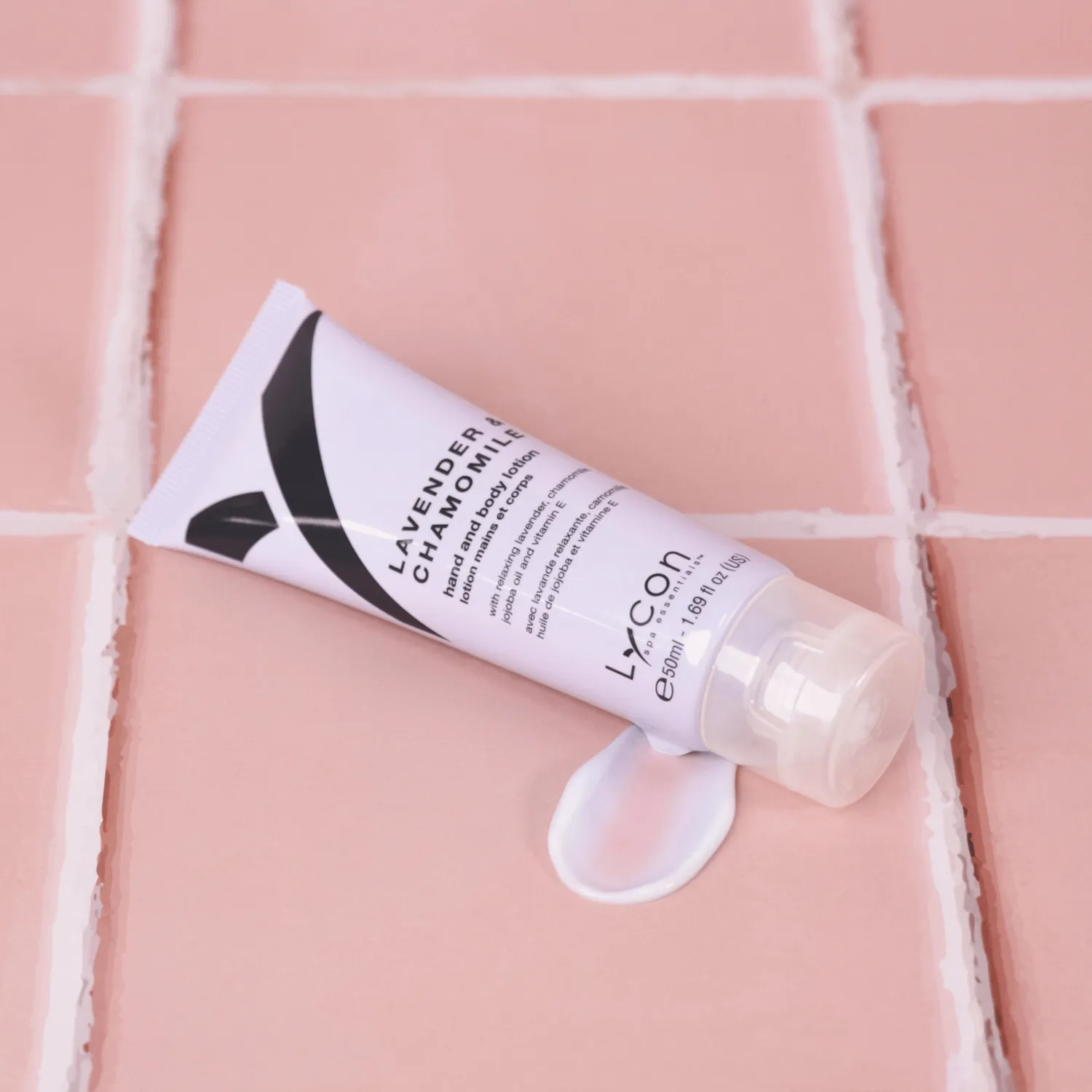Lycon Lavender & Chamomile hand- och kroppslotion 50 ml lavendel
