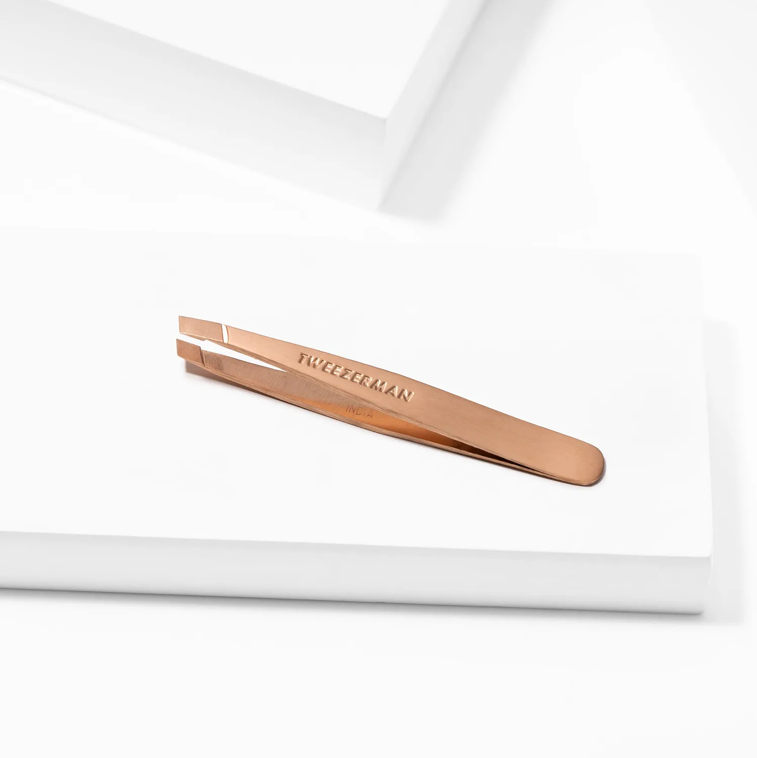 Tweezerman Mini Slant pincett Rose Gold sned