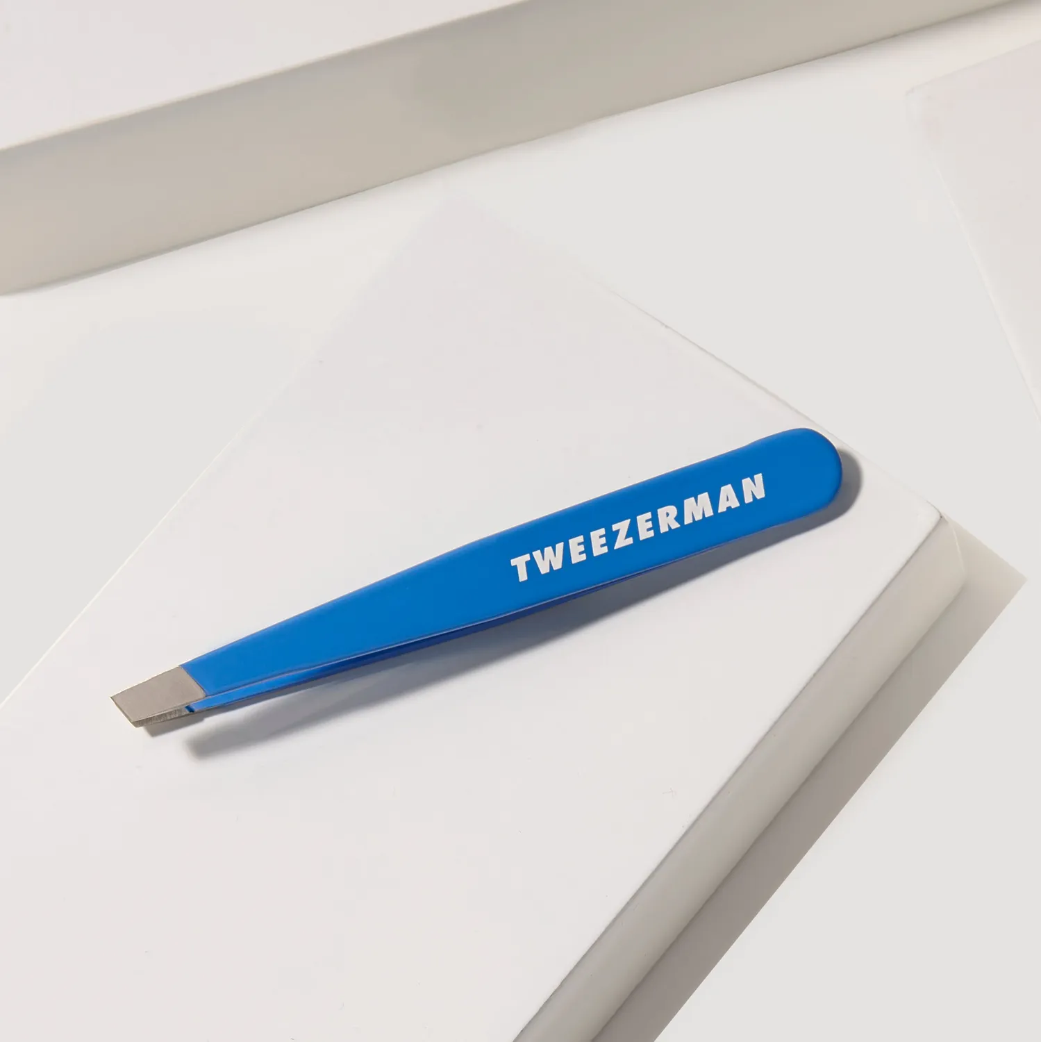 Tweezerman Mini Slant Bahama Blue pincett mini