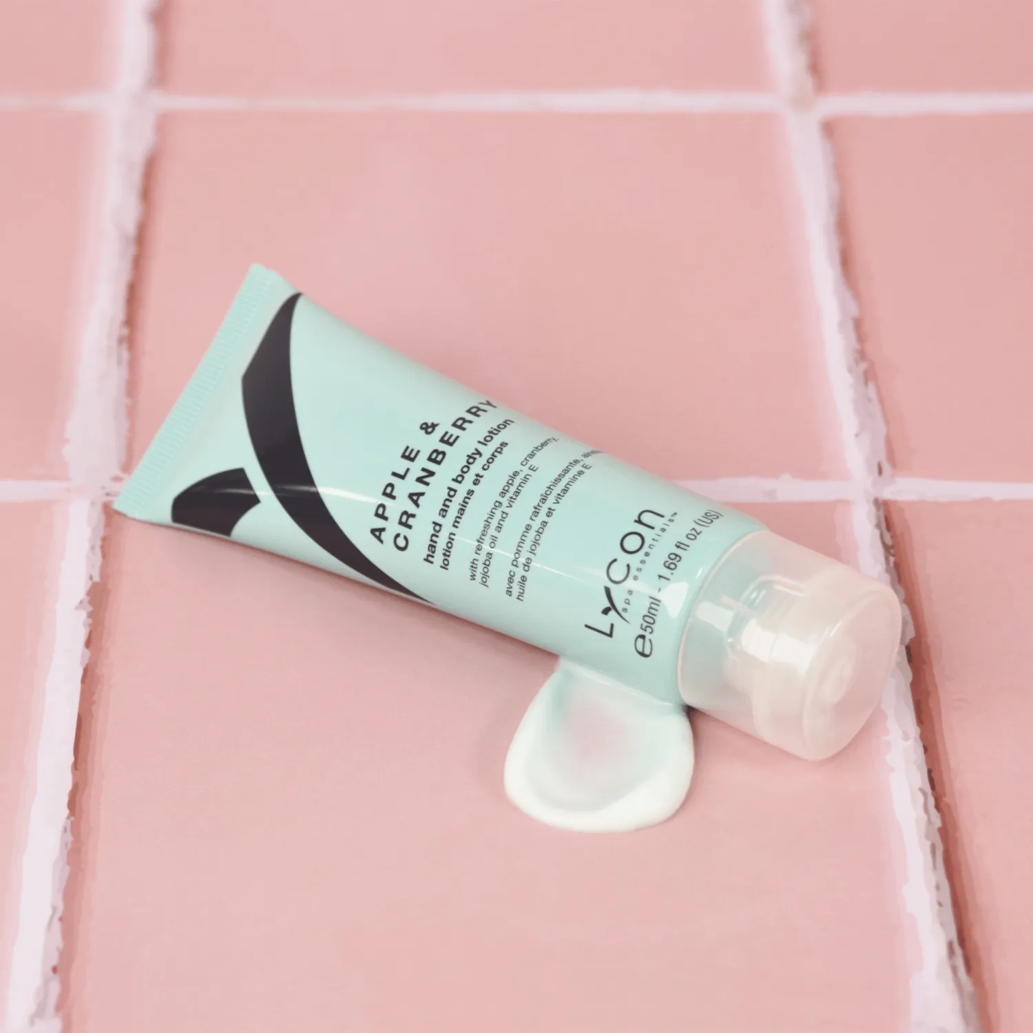 Lycon Apple & Cranberry Hand & Body Lotion 50ml mjukgörande